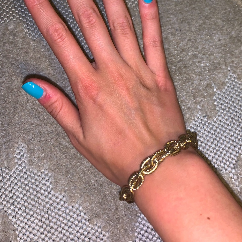 Gold chain bracelet
